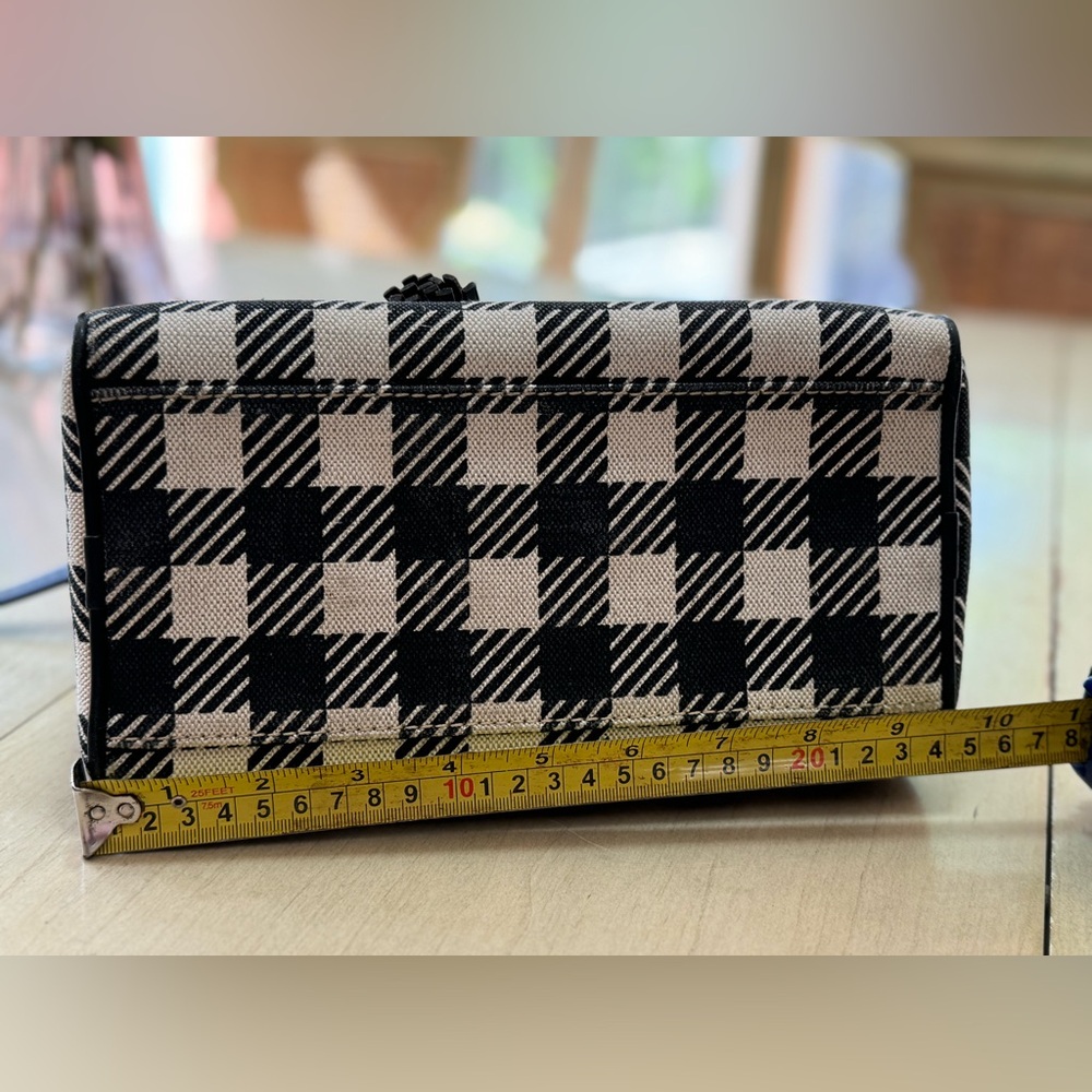 Dooney & Bourke Black and White Satchel with Timeless Elegance - Picture 5 of 12
